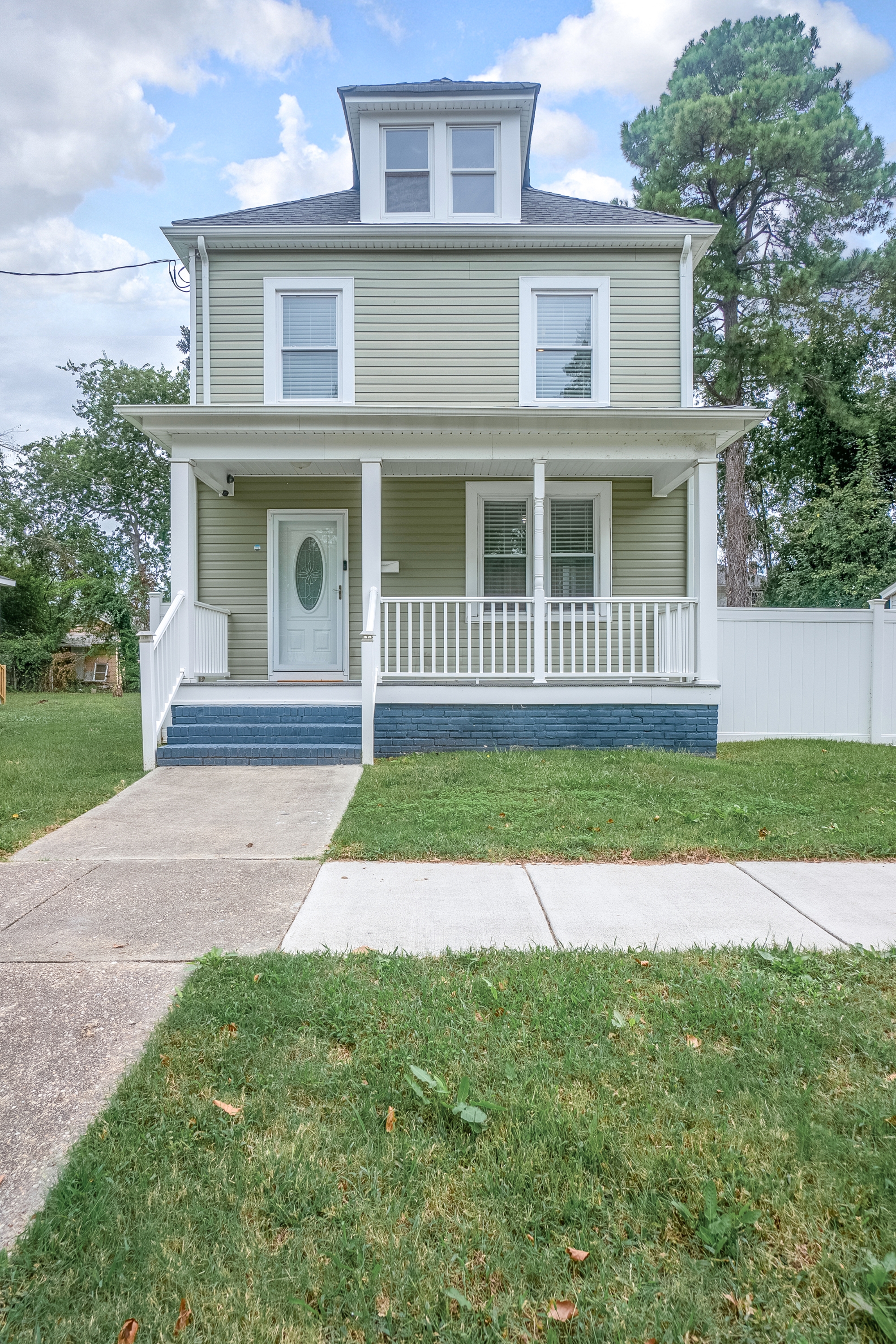 846 West 41st Street